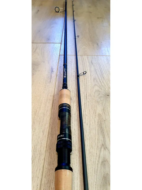 Expédition Rapide CANNE SPINNING MEGABASS GREAT HUNTING 84 2MLS
