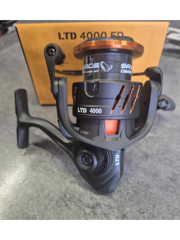 Commander Vite MOULINET SPINNING SAVAGE GEAR ORANGE LTD 4000
