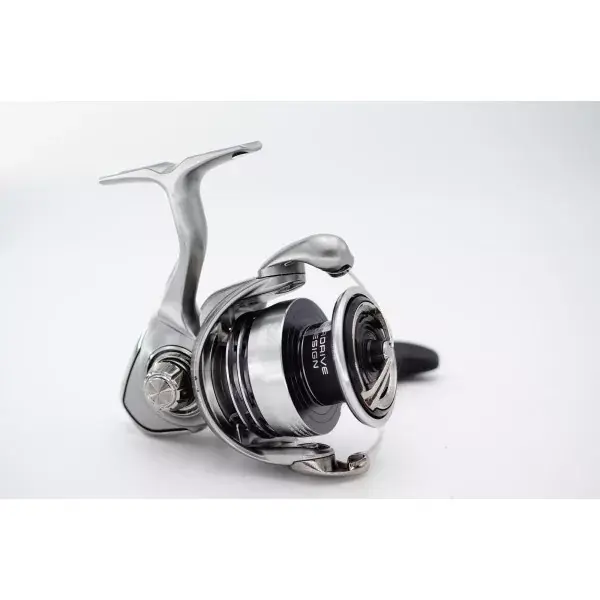 DAIWA Exceler LT , 3000D-C, à gauche et à droite, Moulinet Spinning, Frein Avant, Puissance De Traînée Optimisée, Signes d‘utilisation, Sans emballage Commander Vite